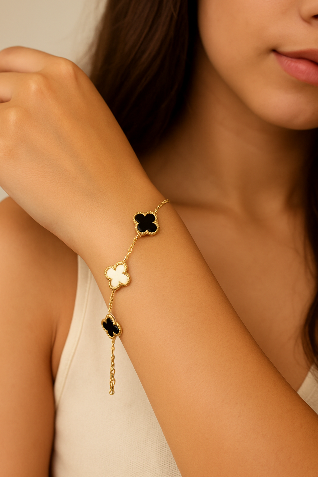 Black & White Four-Leaf Charm Chain Gold Plated Clover Bracelet for Women