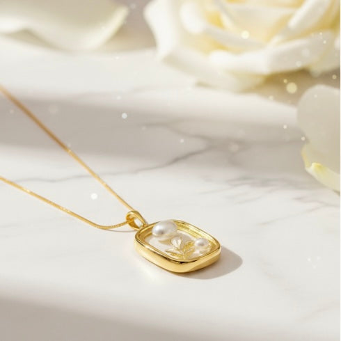 Elegant Floral Design Gold Plated Pearl White Enamel Pendant Necklace for Women
