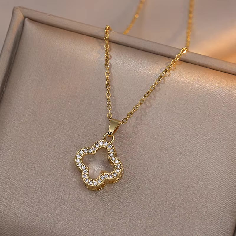 Elegant Gold Plated Clover Pendant Necklace with Dazzling Stones