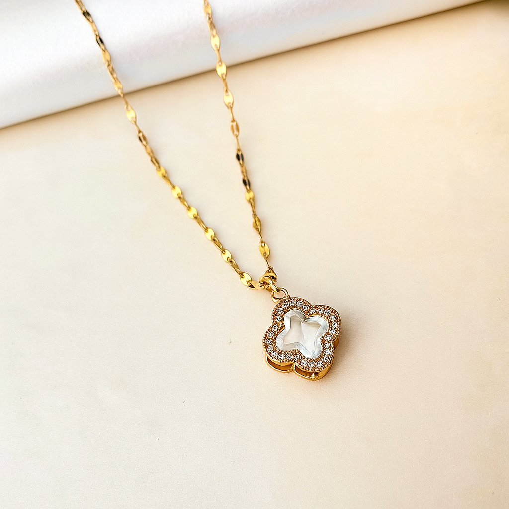 Elegant Gold Plated Clover Pendant Necklace with Dazzling Stones