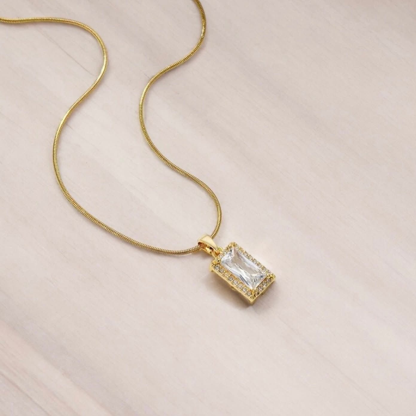 Luxury Rectangle Pendant with Sparkling Cubic Zirconia Stones Necklace for Women