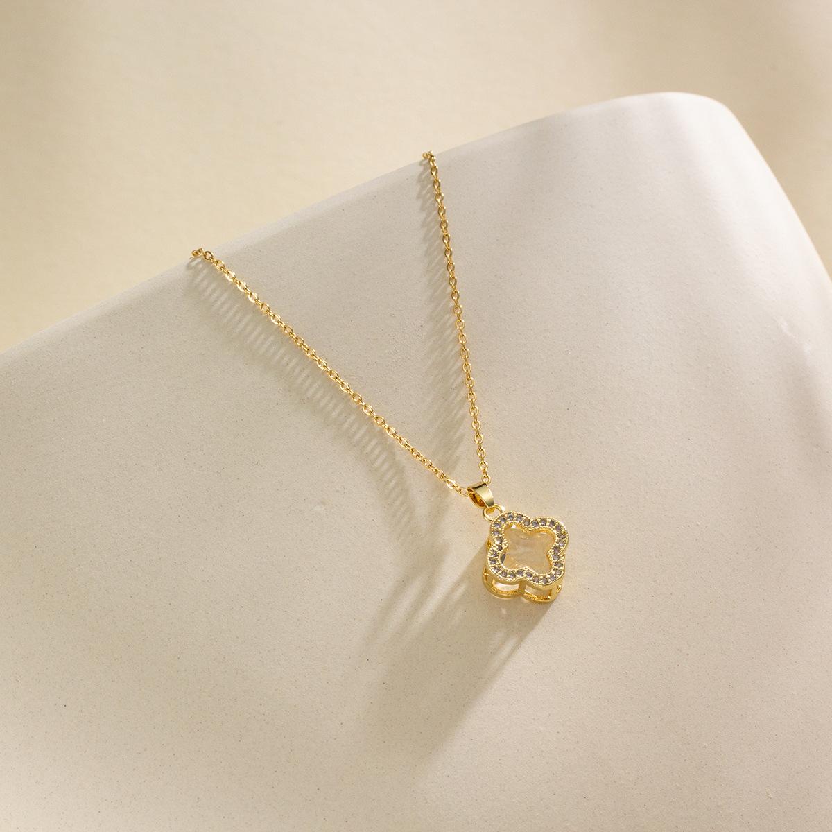 Elegant Gold Plated Clover Pendant Necklace with Dazzling Stones