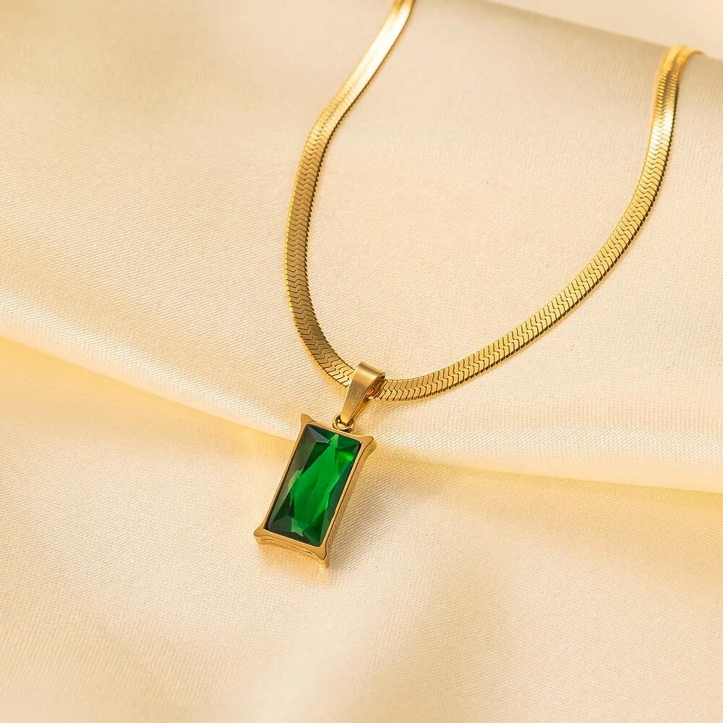 Luxury Gold Plated Rectangle Green Pendant Necklace for Women