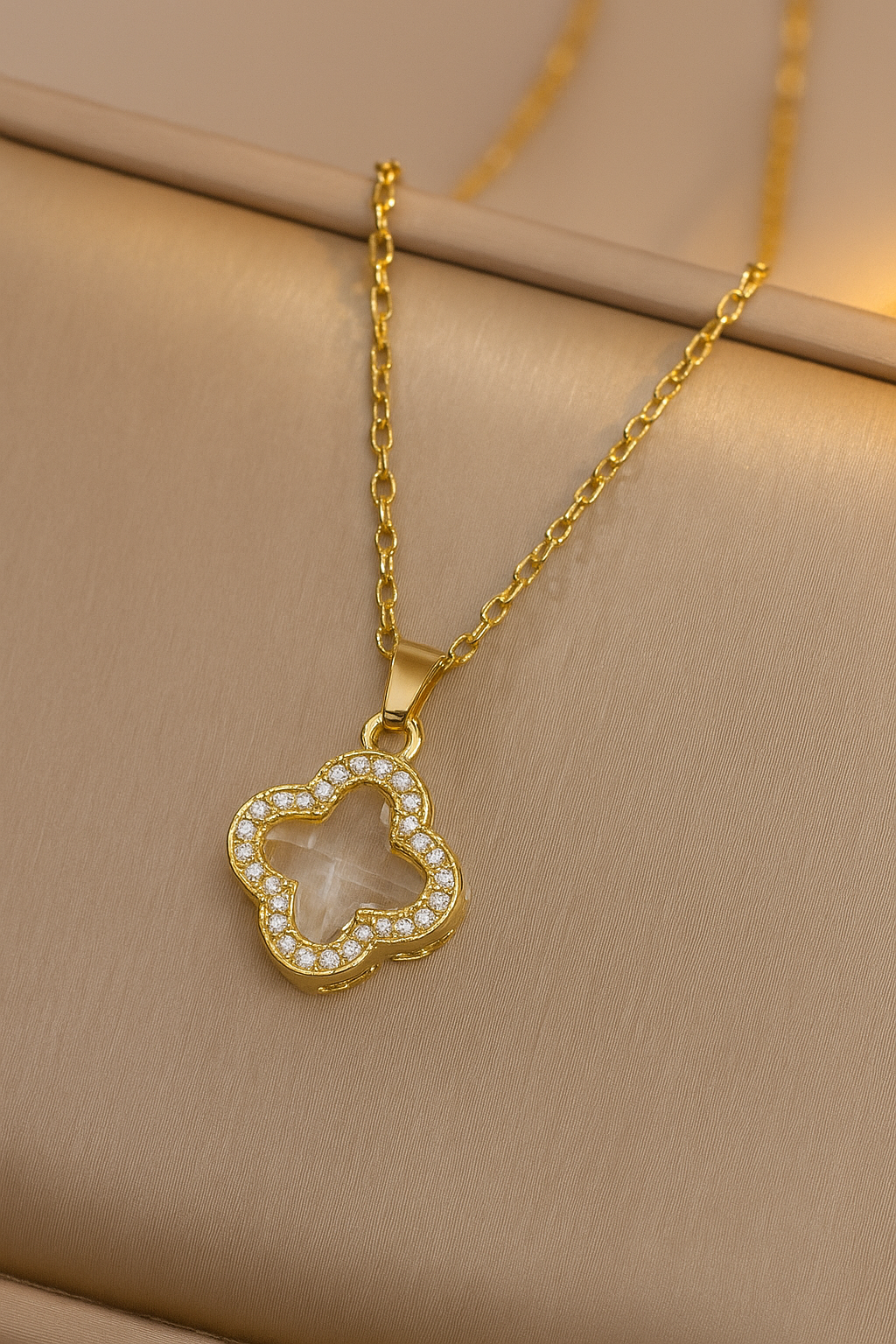 Elegant Gold Plated Clover Pendant Necklace with Dazzling Stones